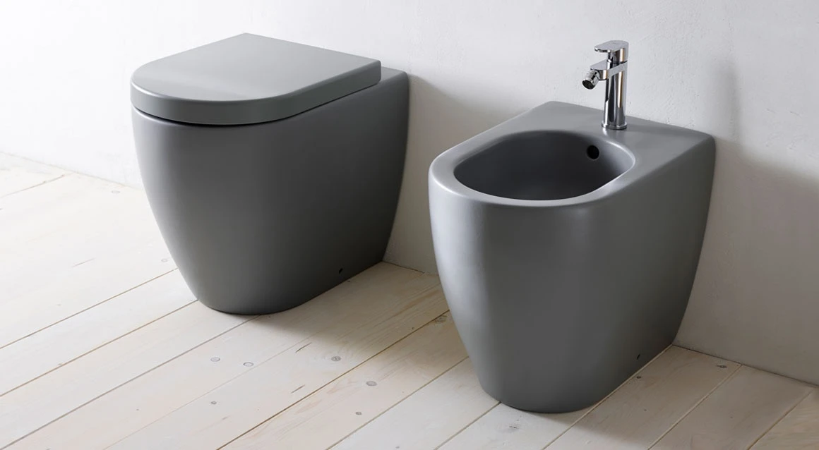 Приставной унитаз — безободковый. Ceramica Cielo (53,5 × 34,5 × 42 см)