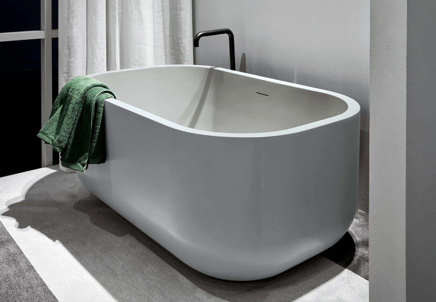 Ванна Dafne из материала Solid Surface Ceramica Cielo