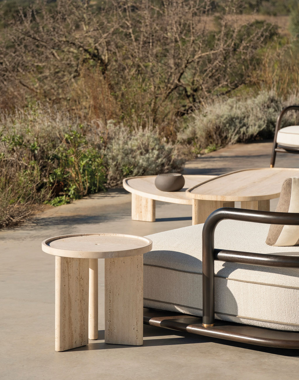 Уличный столик Expormim MERIDIES TRAVERTINE SIDE