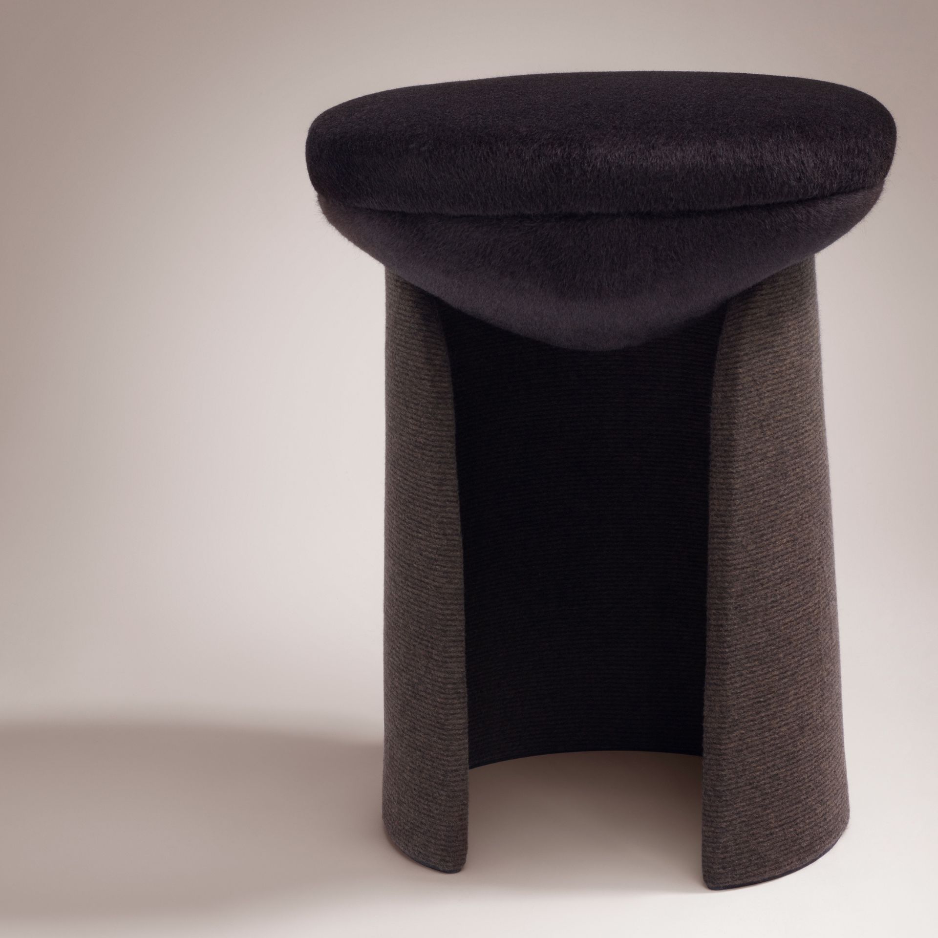 Высокий пуф Loro Piana The Palm
