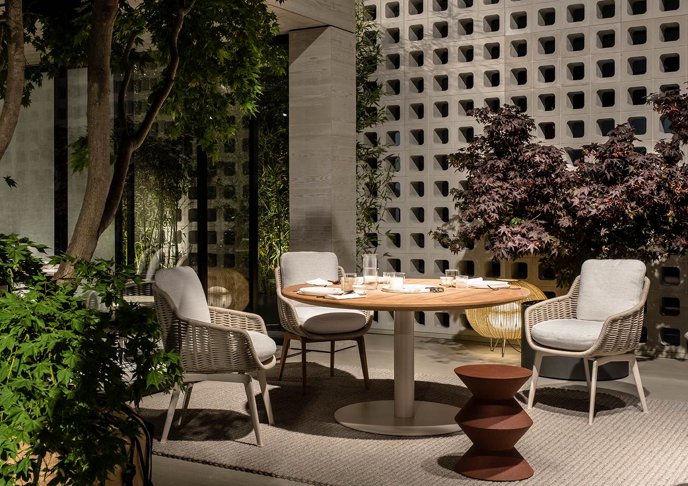Belt "cord" outdoor dining