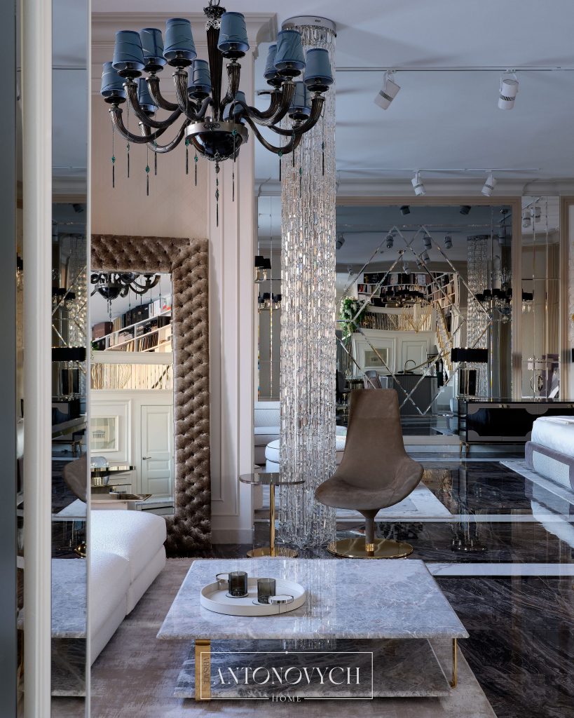 Versace Home зеркало, журнальный стол от Antonovich Home