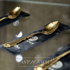 Versace посуда от Antonovich Home